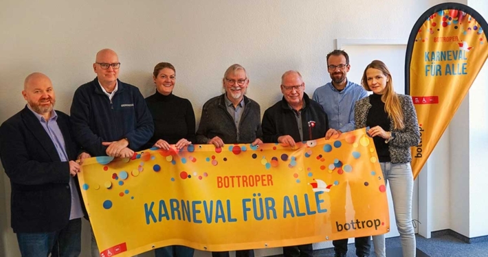 v.l. Tim Schmidt (Sozialamt). Michael Althammer (Kommunaler Ordnungsdienst), Christine Krause (Diakonie), Andreas Bartz (Beirat für Menschen mit Behinderung), Frank Feser (Festkomitee Bottroper Karneval), Sascha Borowiak (Sozialamt), Karen Alexius-Eifert (Sozialdezernentin)