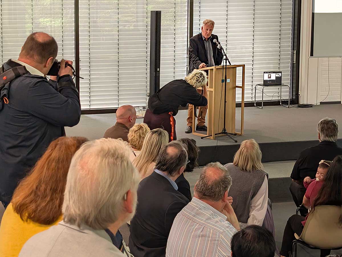 Andreas Heinrich, der in einem sehr spannenden und unterhaltsamen Vortrag an seinen Vater Arno Heinrich erinnerte
