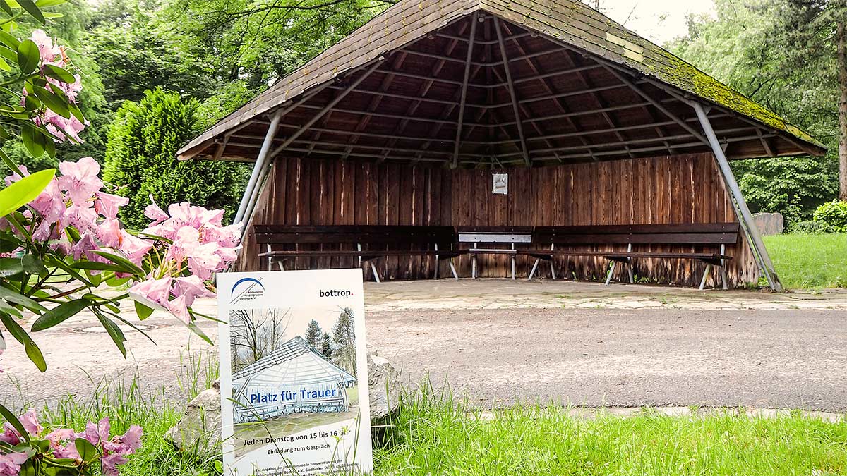 Trauerbank im Parkfriedhof © Stadt Bottrop