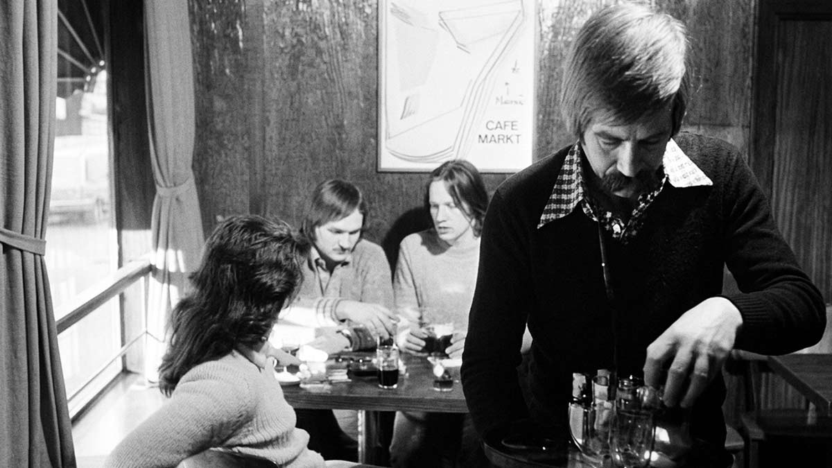 Filmszene, 1977 gedreht im Bistro. Im Vordergrund Hermann.