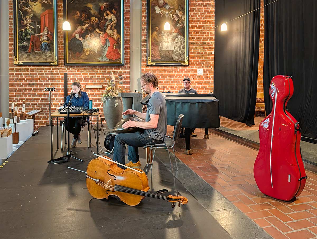 Kulturkirche-Bottrop-The-Humming-of-the-Parts-4